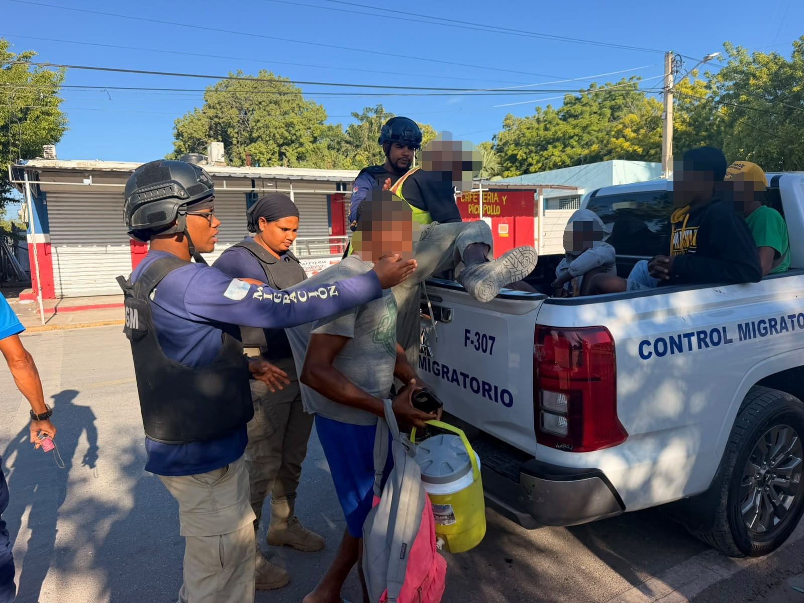 Migración detiene a 1,140 extranjeros en operativos en tres regiones del país